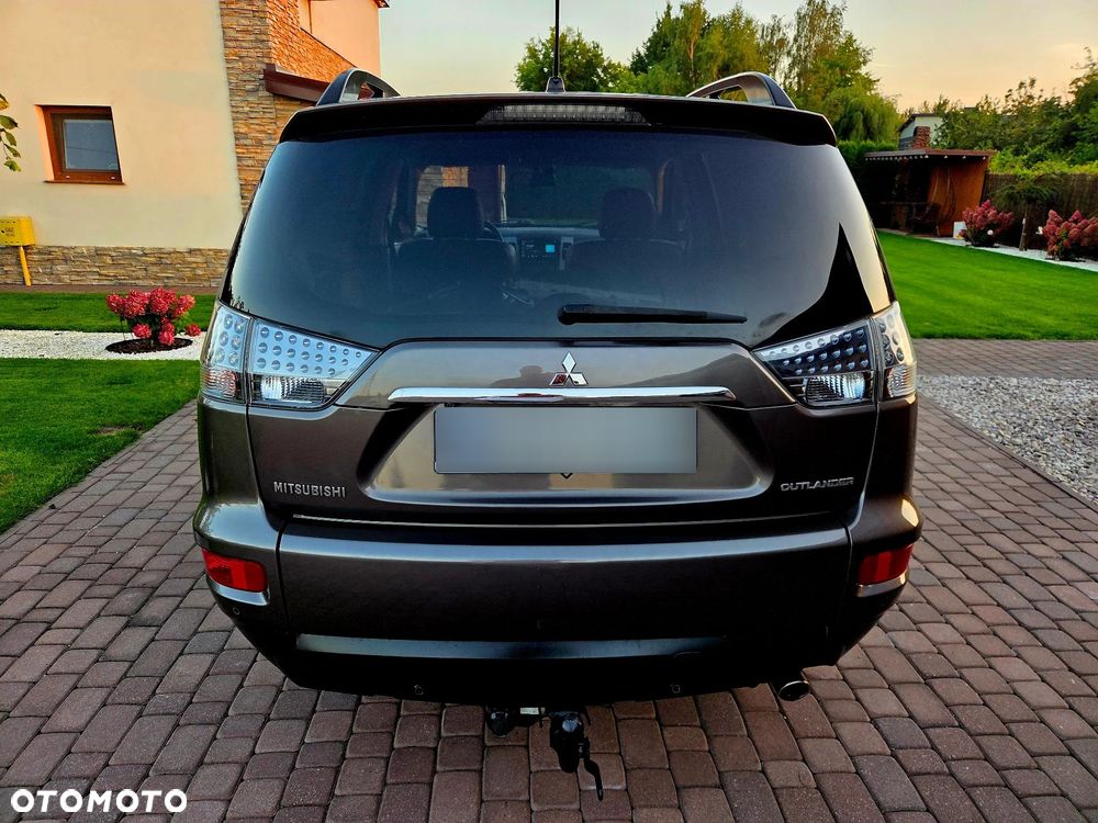 Mitsubishi Outlander - 9