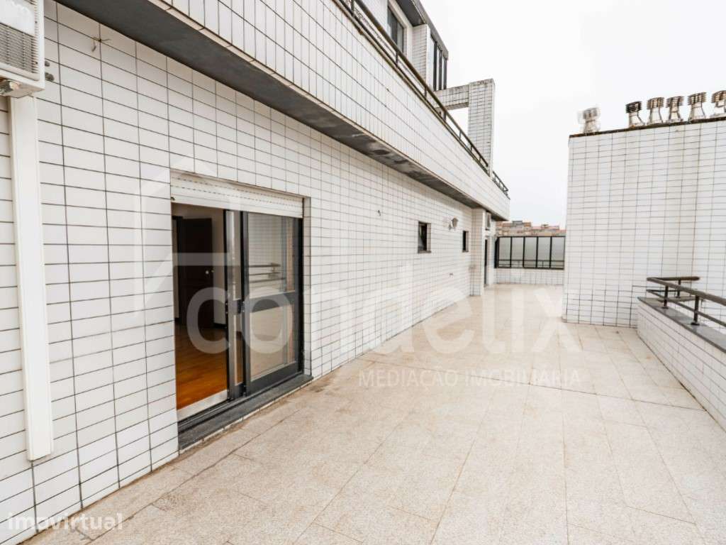 T4 exclusivo com 70 m² de terraço, no centro de Vila Nova de Gaia - View 6
