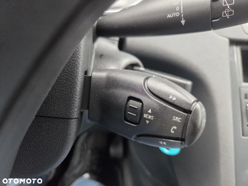 Peugeot 5008 HDI 115 Active - 21
