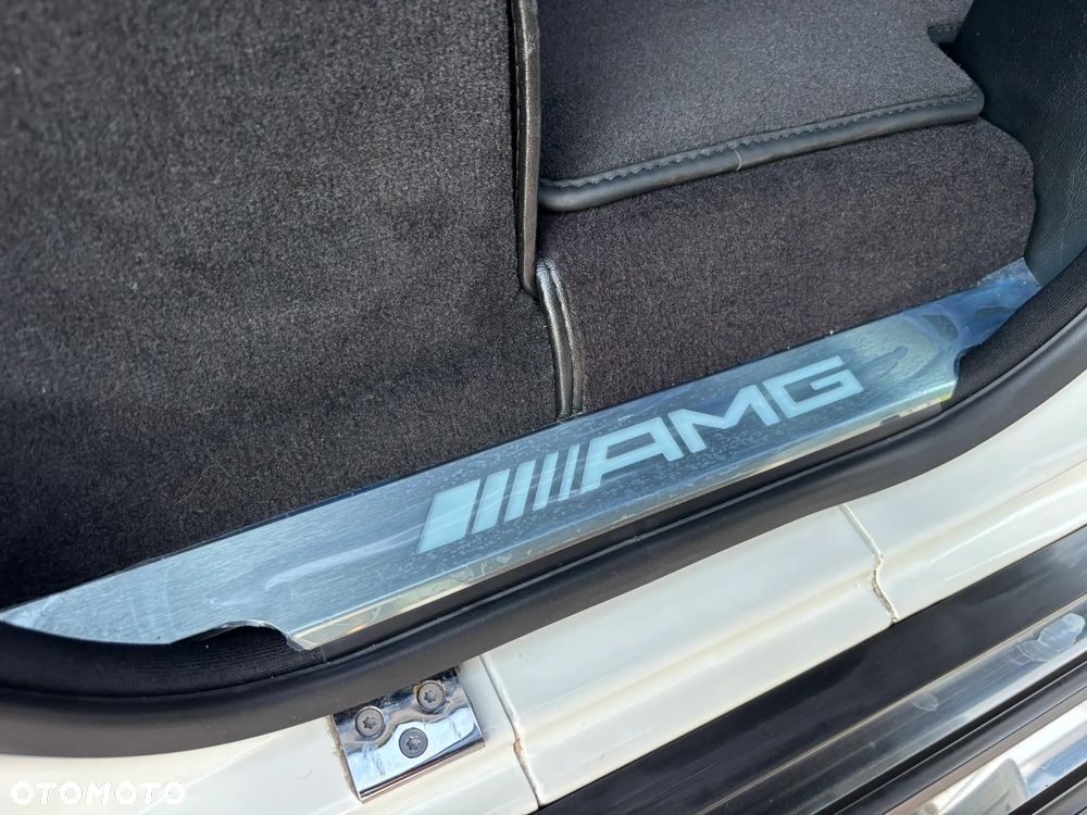Mercedes-Benz Klasa G AMG 63 AMG SPEEDSHIFT 7G-TRONIC - 33