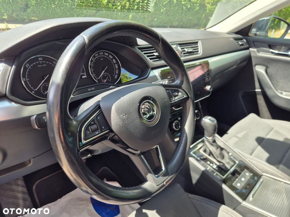 Skoda Superb 2.0 TDI Ambition DSG7 - 13