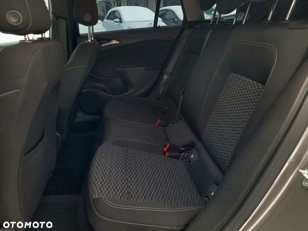 Opel Astra 1.4 T Enjoy - 7