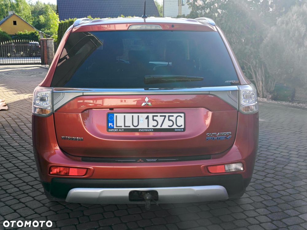 Mitsubishi Outlander Instyle NAVI + - 6