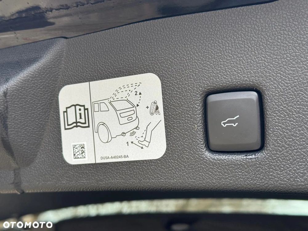 Ford Kuga 1.5 EcoBoost FWD ST-Line X - 33