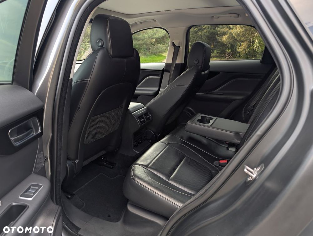 Jaguar F-Pace 20d AWD R-Sport - 20