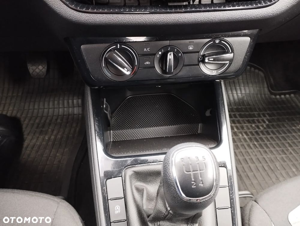 Skoda Fabia 1.0 TSI Essence - 23