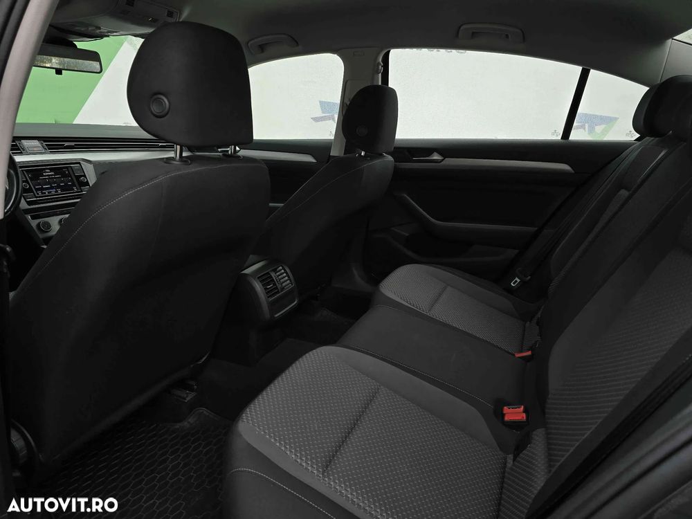 Volkswagen Passat - 14