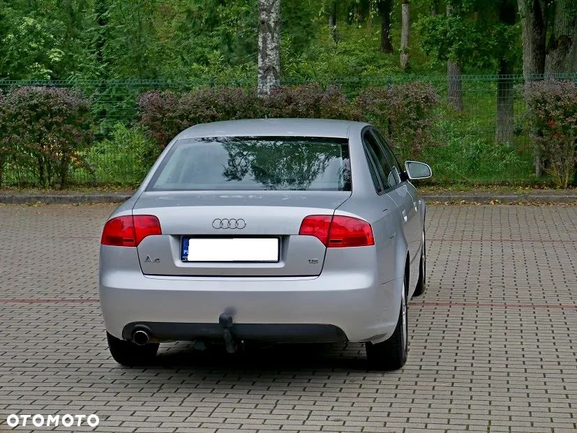 Audi A4 Limousine - 4