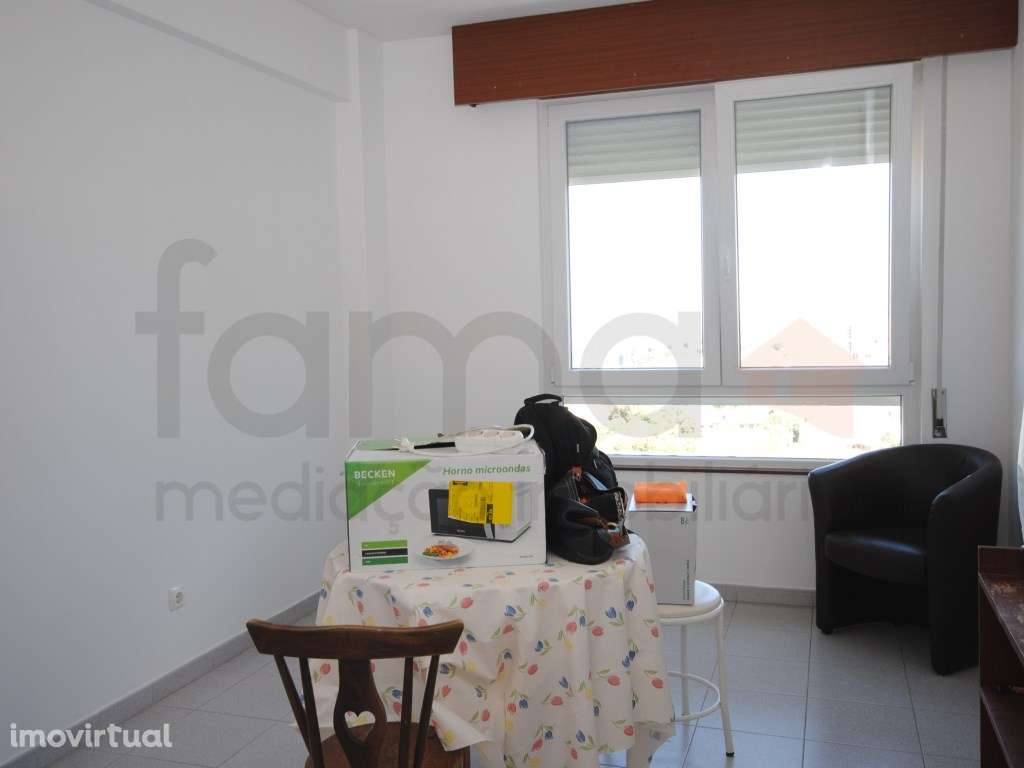 T2 equipado e mobilado na Portela de Sacavém - Grande imagem: 4/26
