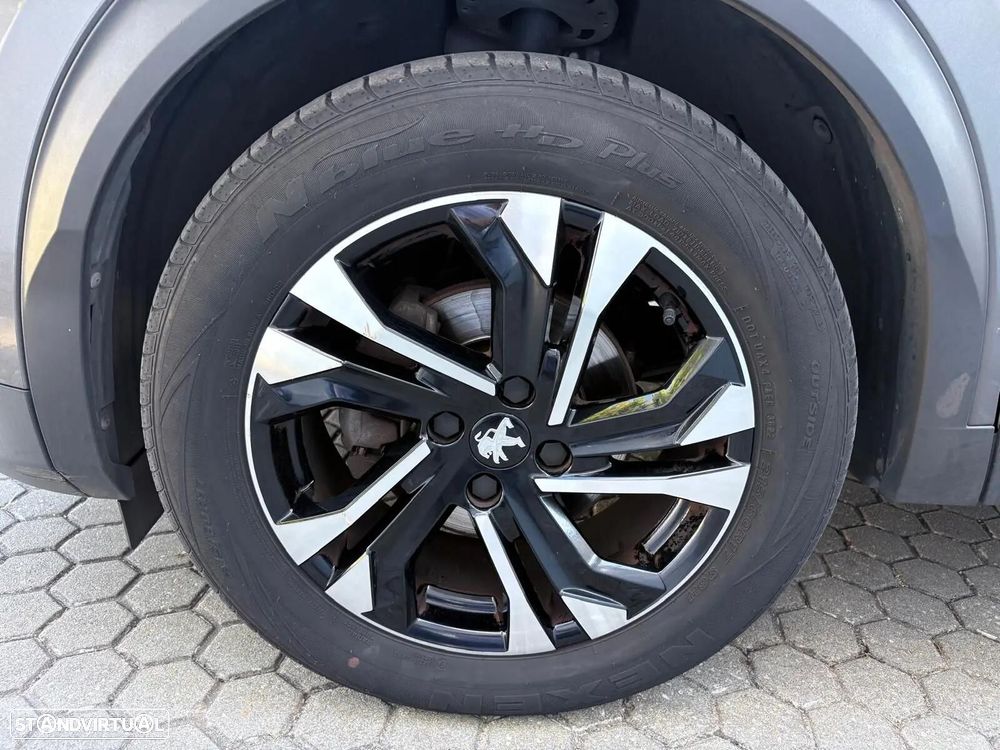 Peugeot 2008 1.2 PureTech Allure - 12