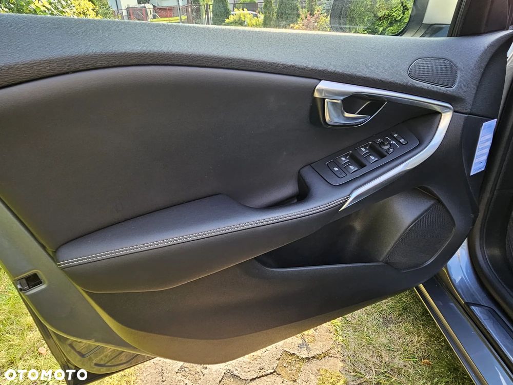 Volvo V40 T3 Drive-E R-Design Momentum - 15