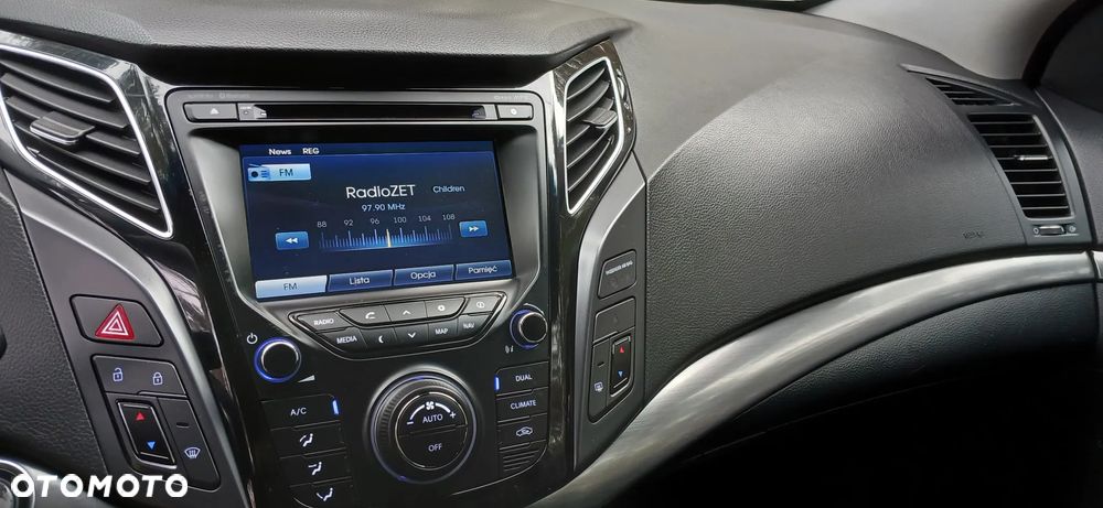 Hyundai i40 i40cw 1.7 CRDi Automatik Fifa World Cup Edition Silver - 13