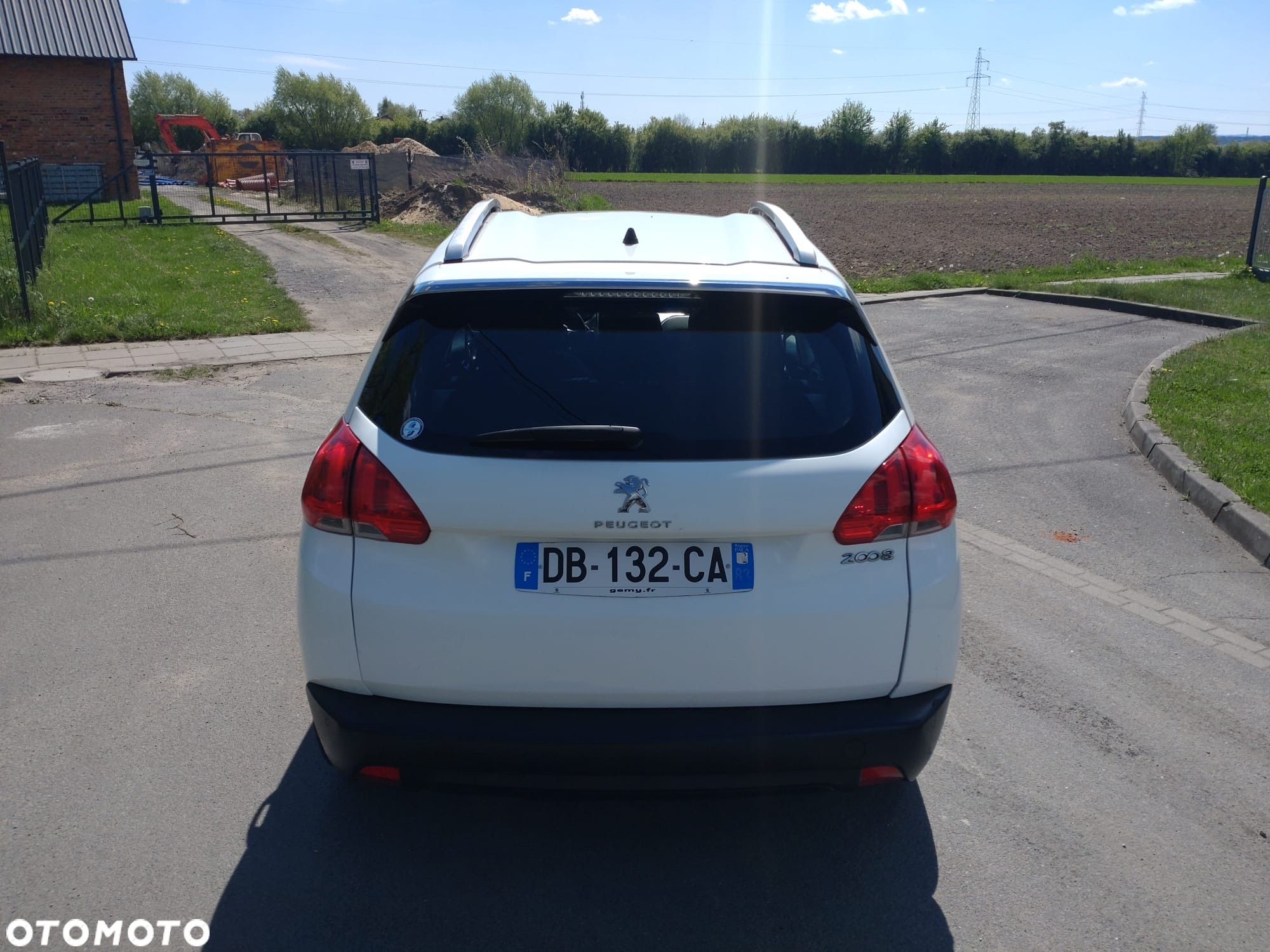 Peugeot 2008 1.2 Pure Tech Allure S&S - 8