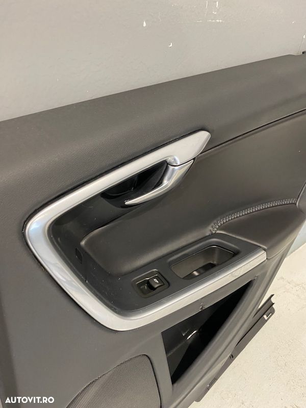 Fata de usa dreapta spate Volvo S60 V60 2010-2014 OCEAN RACE 8635880 8635883 - 2