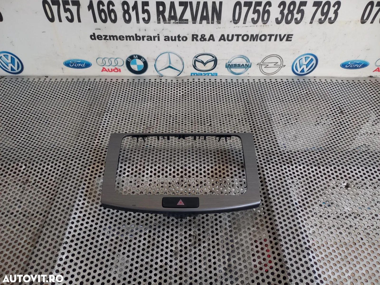 Rama Casetofon Trim Bord  Vw Passat B7 An 2011-2012-2013-2014-2015 - Dezmembrari Arad - 1