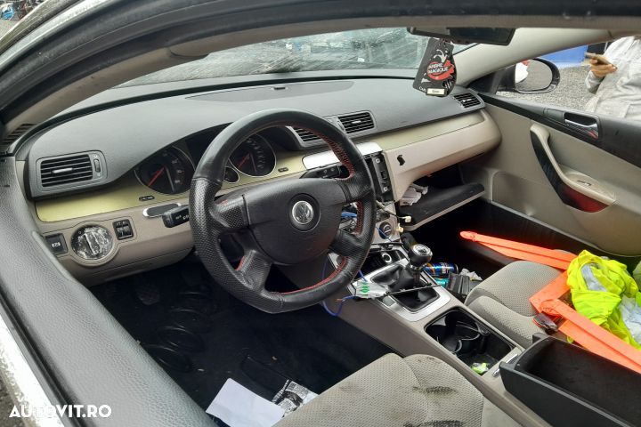 Motoras macara geam spate dreapta 1K0959703P Volkswagen VW Passat B6 - 8