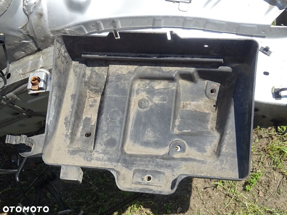 PODSTAWA AKUMULATORA OBUDOWA OPEL ZAFIRA B A ASTRA H G - 9