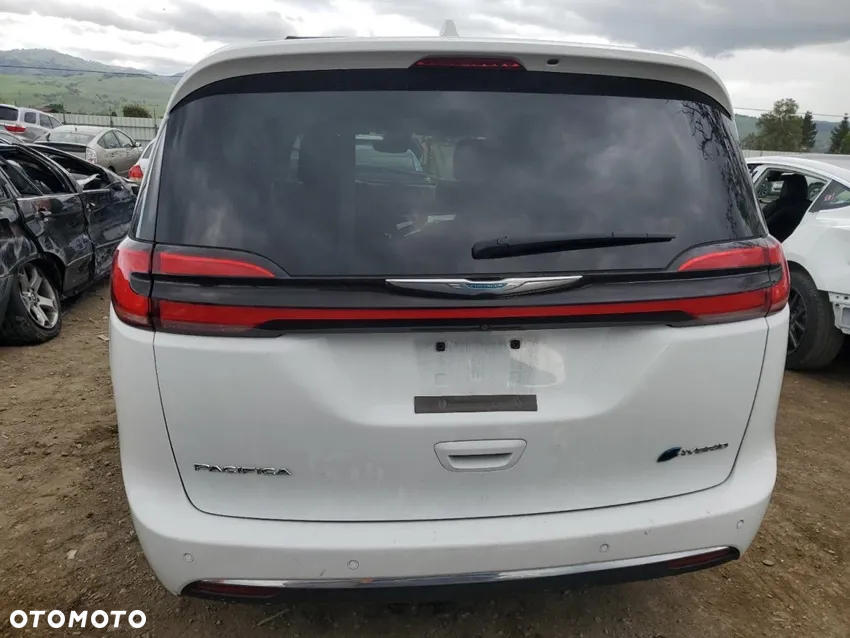Chrysler Pacifica - 6