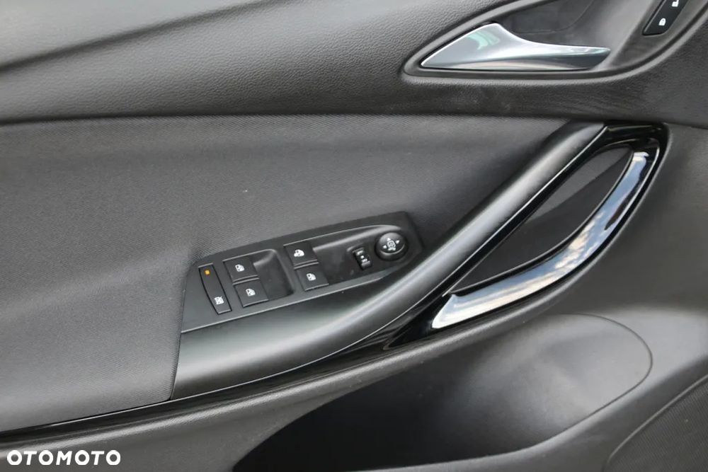 Opel Astra 1.4 Turbo Business - 25