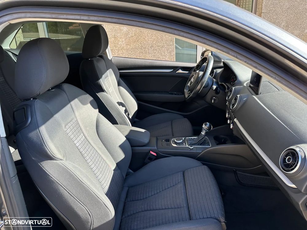 Audi A3 1.6 TDI Sport S tronic - 13