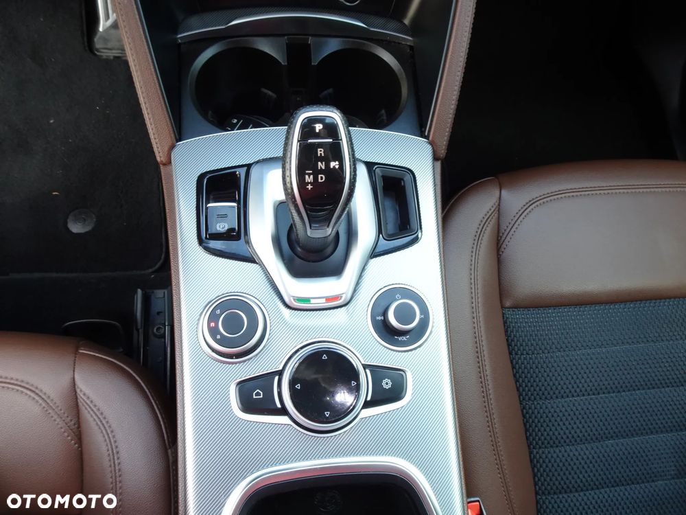 Alfa Romeo Stelvio 2.0 Turbo Sprint Q4 - 37
