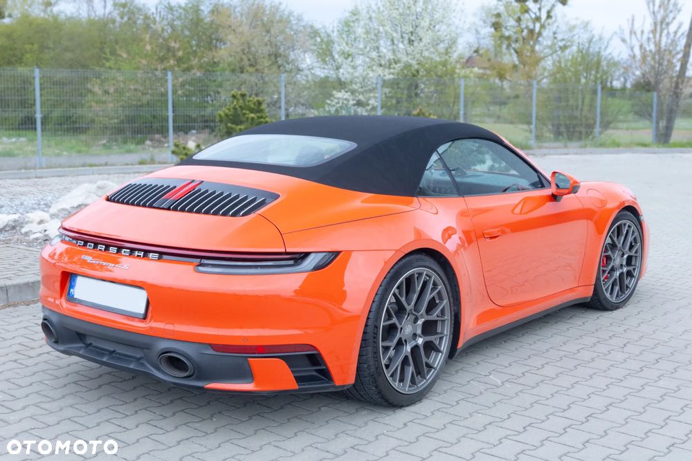 Porsche 911 Carrera 4S - 12