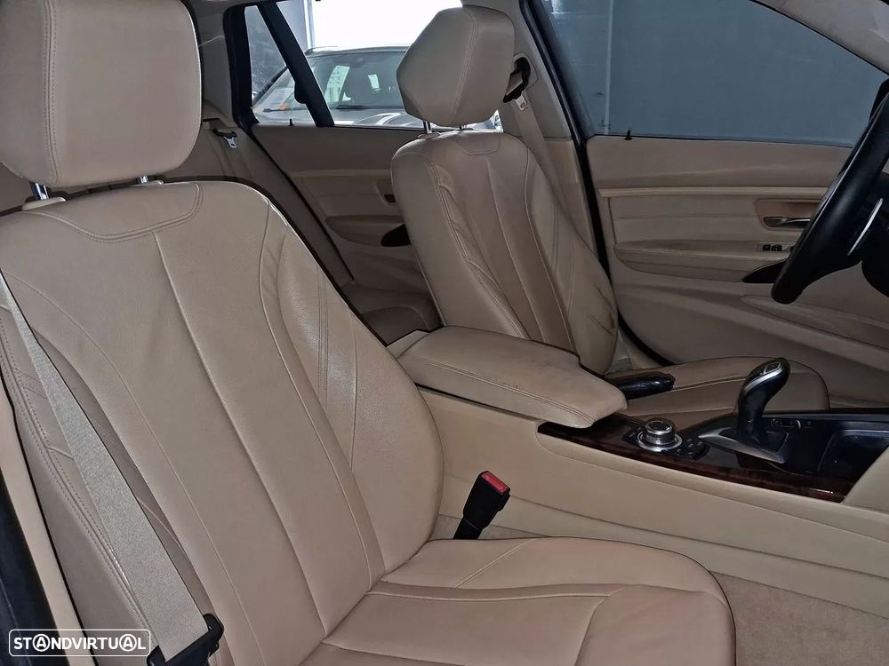 BMW 320 d Auto Exclusive - 26