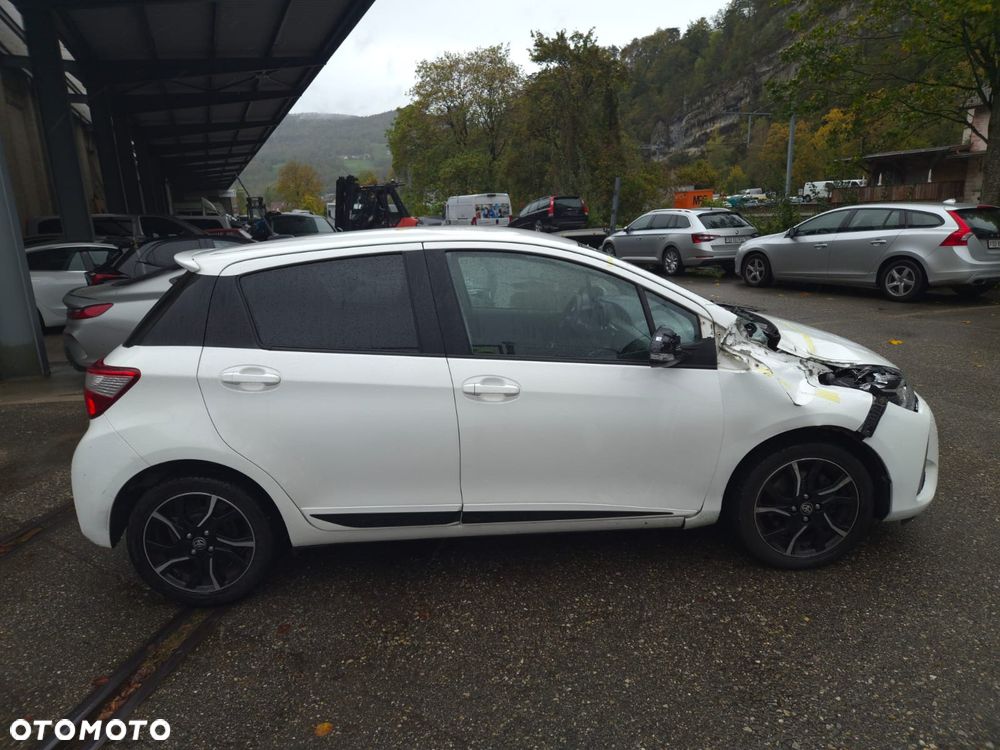 Toyota Yaris 1.5 Dynamic - 8