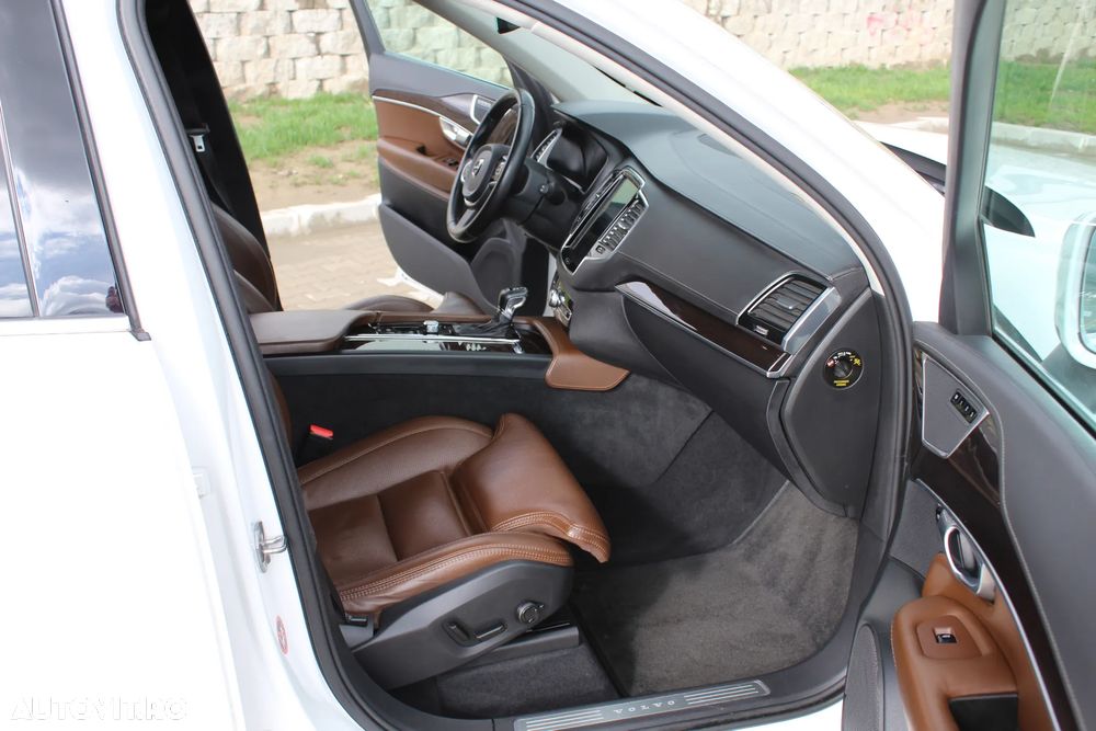 Volvo XC 90 D5 AWD Geartronic Inscription - 12