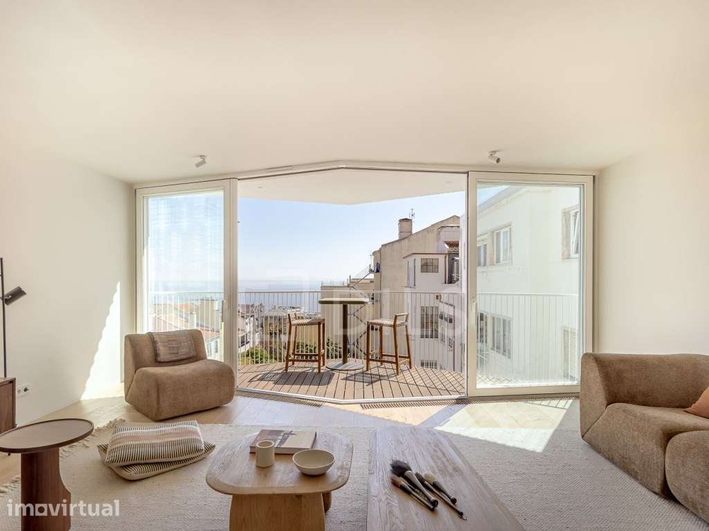 Apartamento T3 duplex, com terraço e 2 estacionamentos, em Lisboa - Grande imagem: 5/57