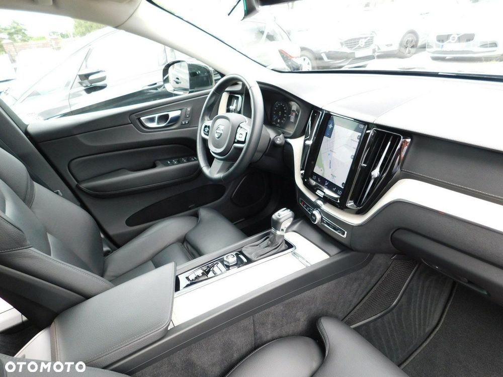 Volvo XC 60 D4 Momentum Pro - 9