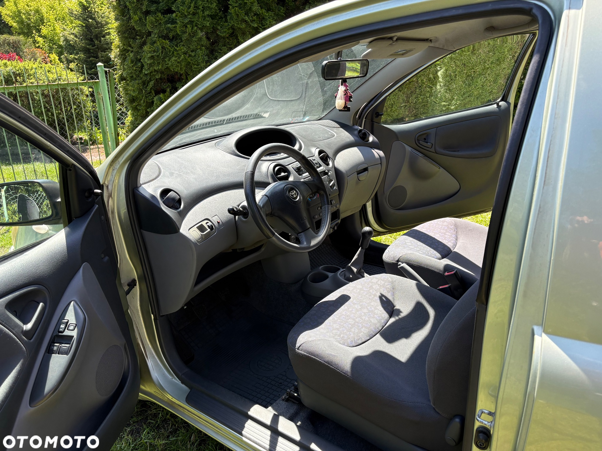 Toyota Yaris - 10