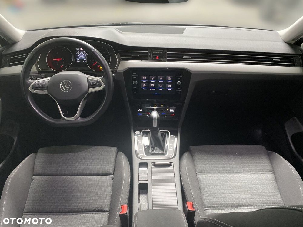 Volkswagen Passat - 10