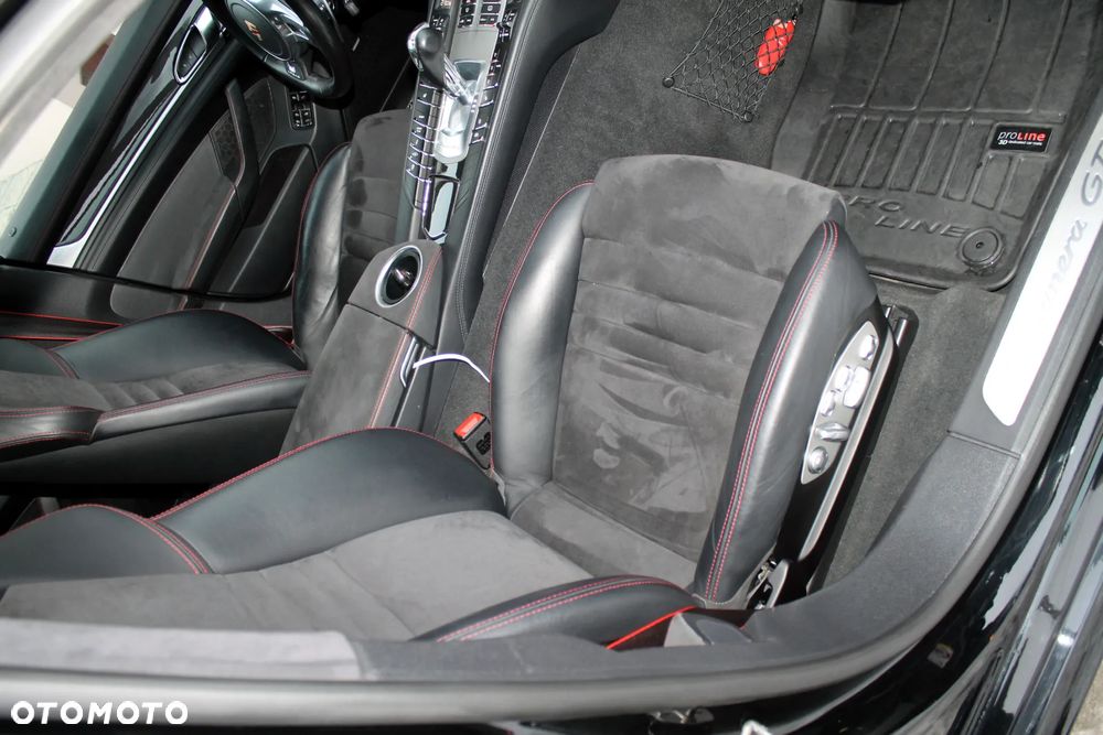 Porsche Panamera GTS - 13