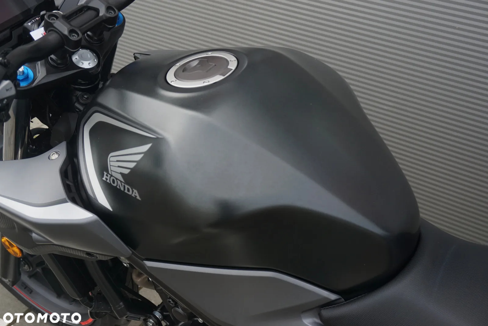 Honda CB - 16