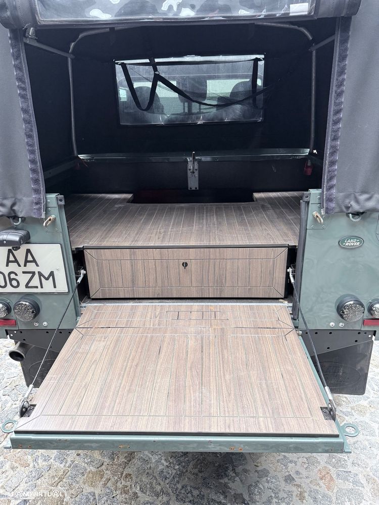 Land Rover Defender 110 DPF Crew Cab SE - 14