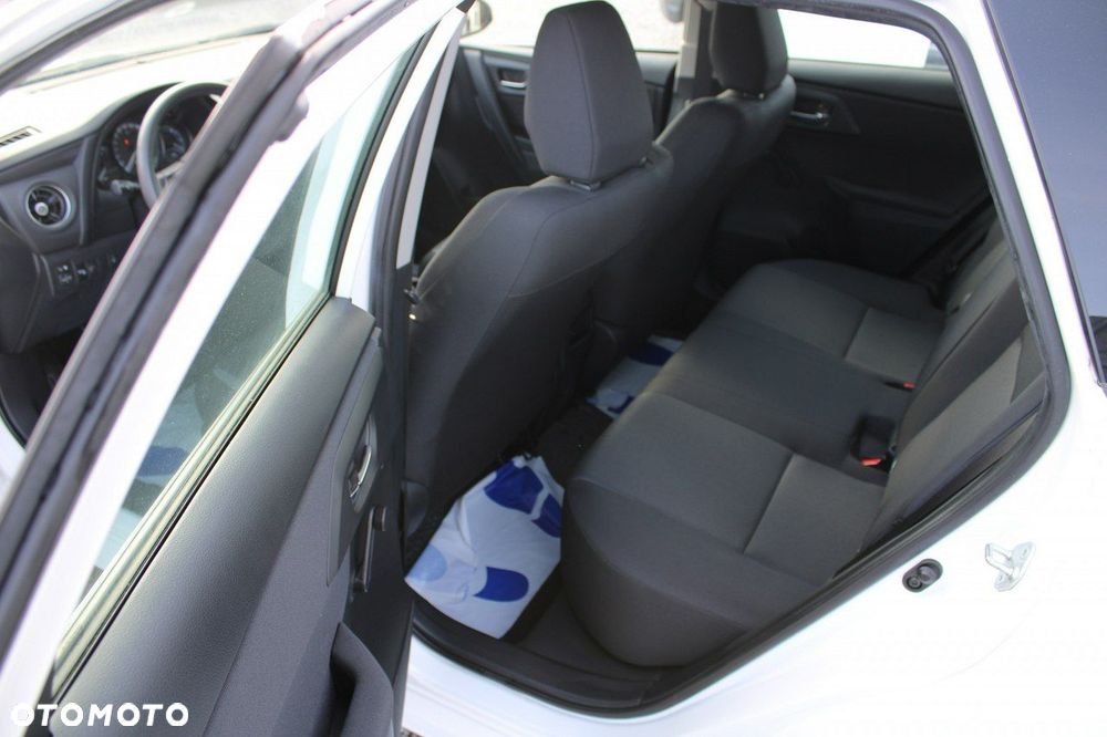 Toyota Auris - 24