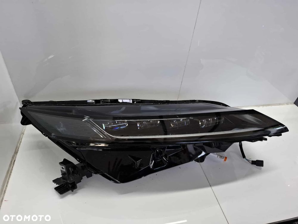 LAMPA PRAWA PRZEDNIA PRZÓD NISSAN ARIYA FULL LED  IDEALNA
