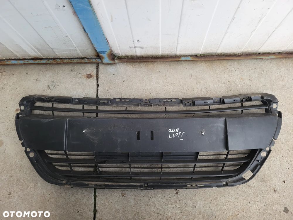 Atrapa grill zderzaka przedniego Peugeot 208 Lift - 1