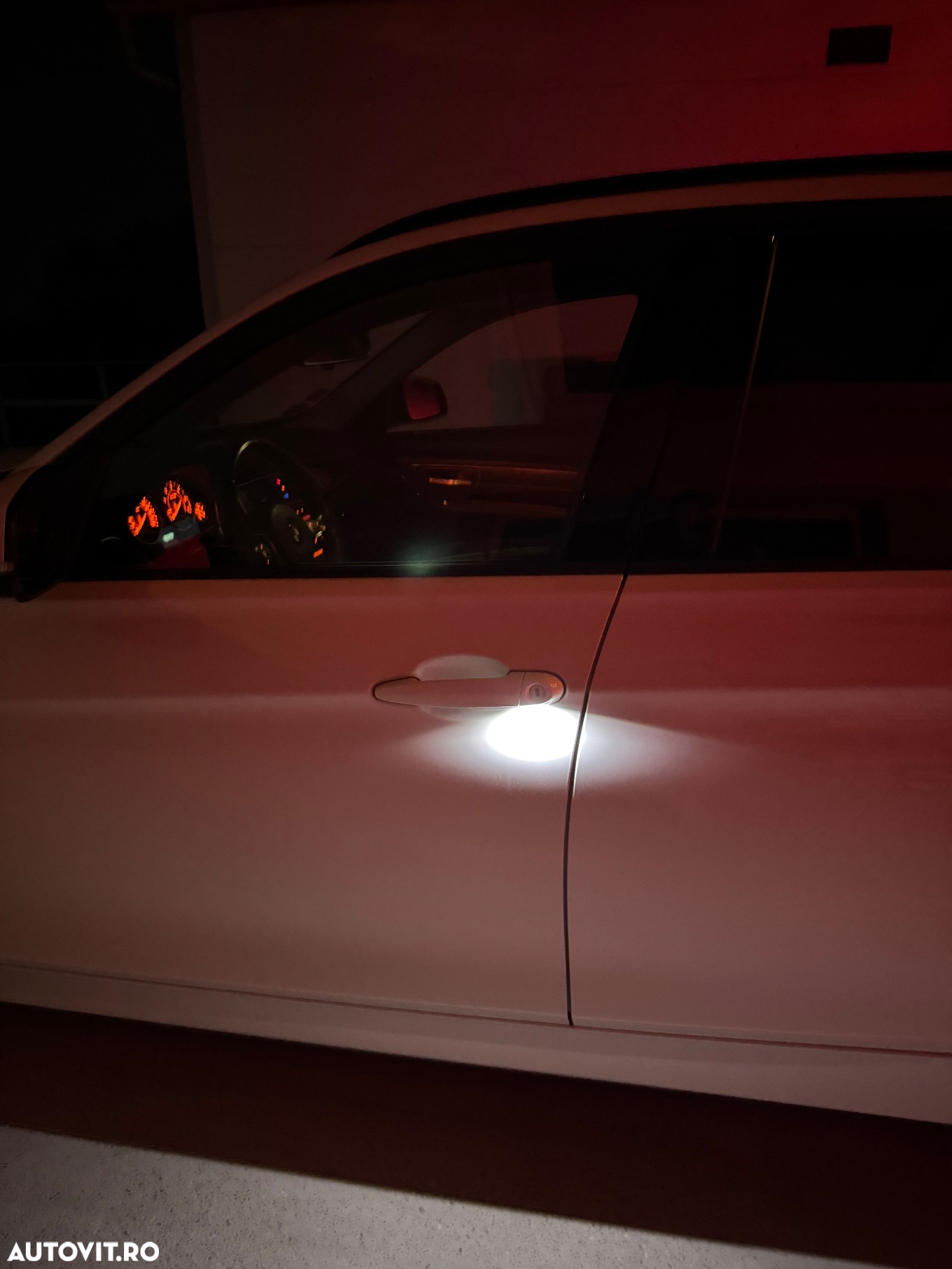 BMW Seria 3 320d Touring Aut. M Sport - 11