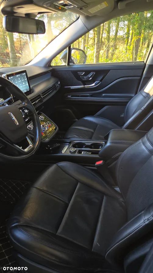 Lincoln Corsair - 12