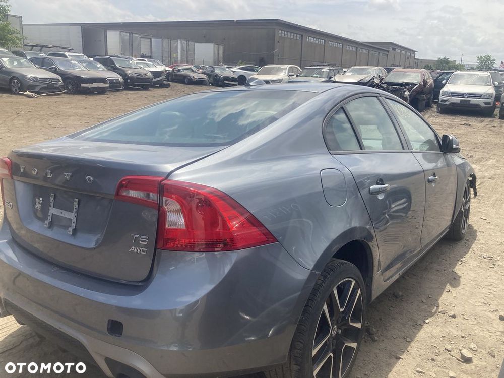 Volvo S60 T5 Geartronic Summum - 9