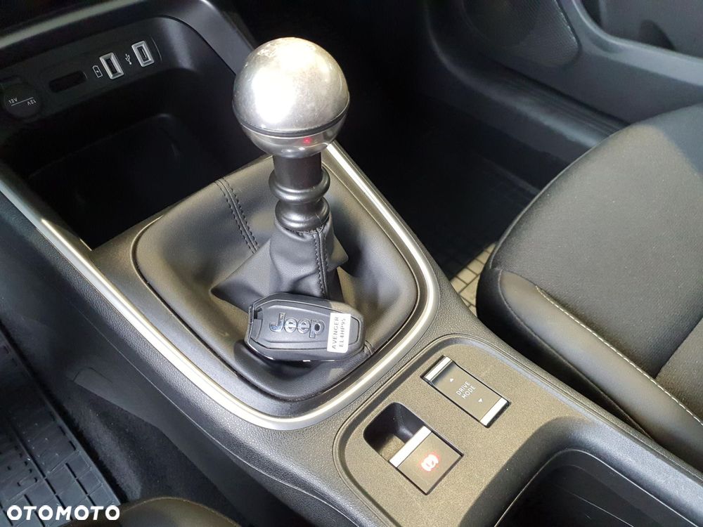 Jeep Avenger 1.2 GSE T3 Altitude FWD - 17