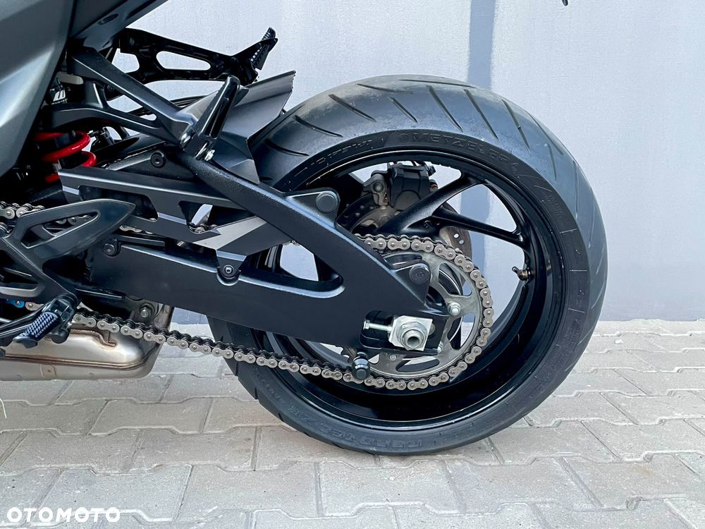 Suzuki GSX - 9