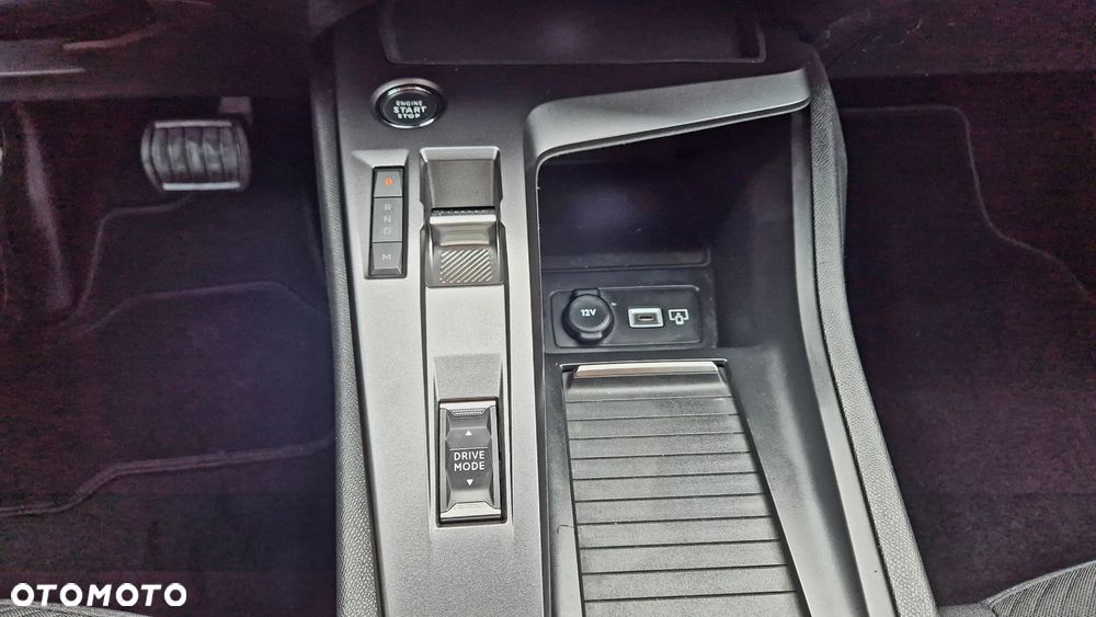 Peugeot 308 BlueHDi 130 EAT6 Stop & Start Allure Business-Paket - 25