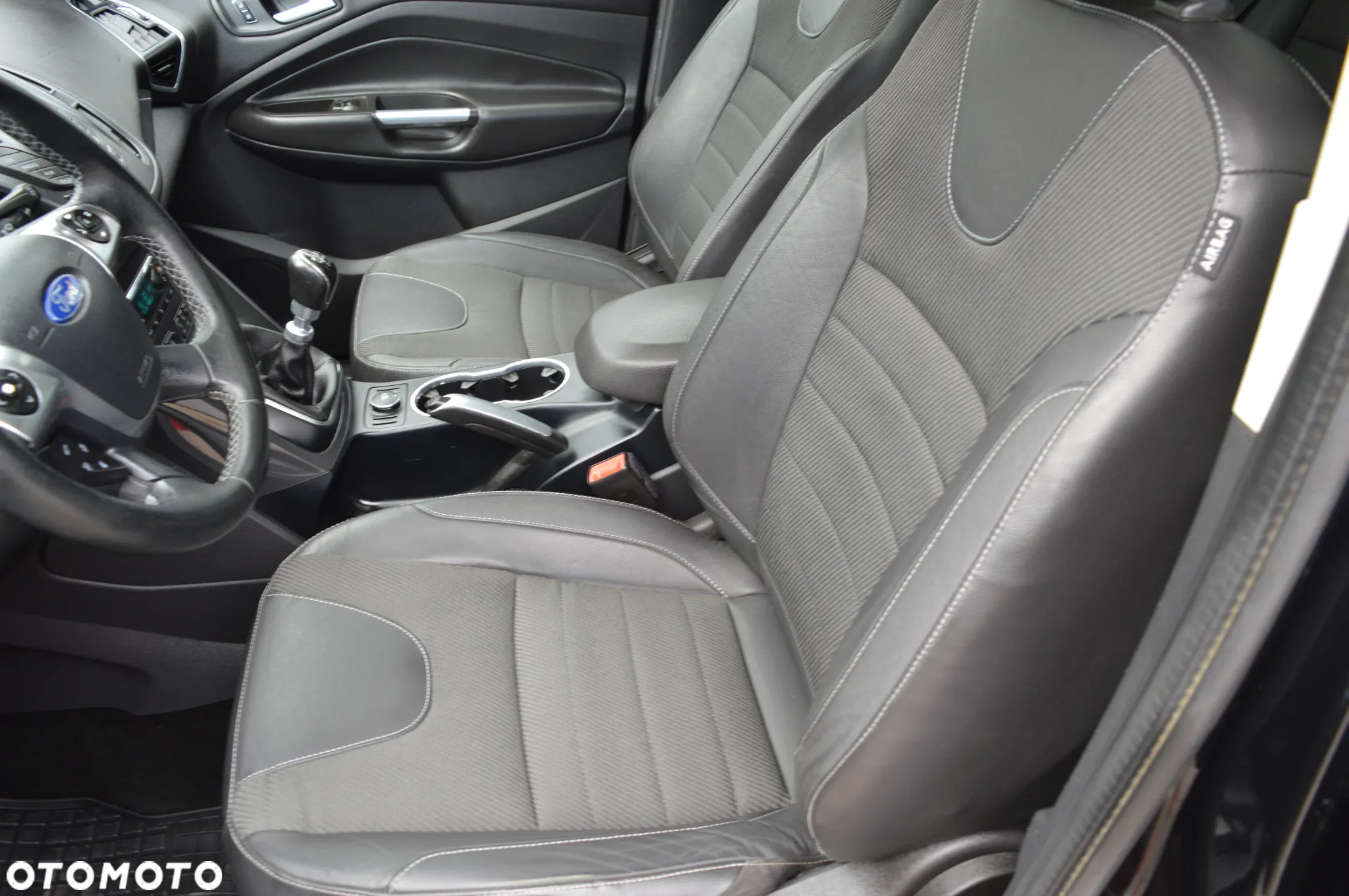 Ford Kuga 2.0 TDCi 4WD Titanium - 23