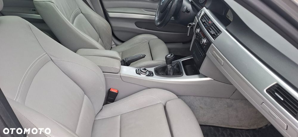 BMW Seria 3 330d DPF Edition Lifestyle - 13