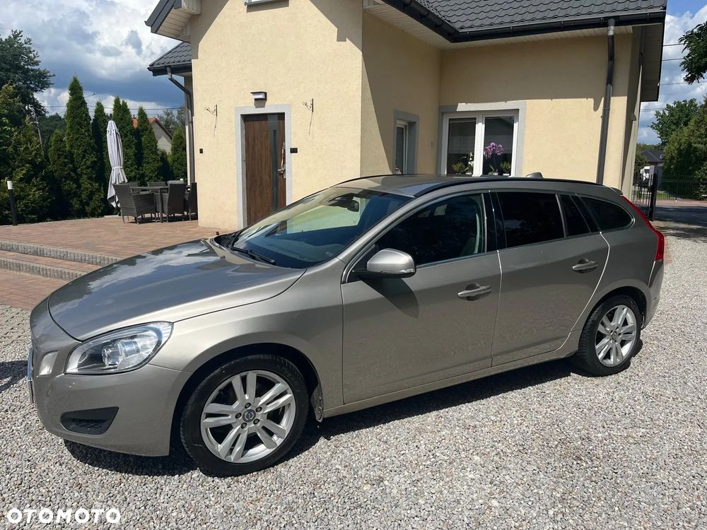 Volvo V60 D4 Geartronic Momentum - 5