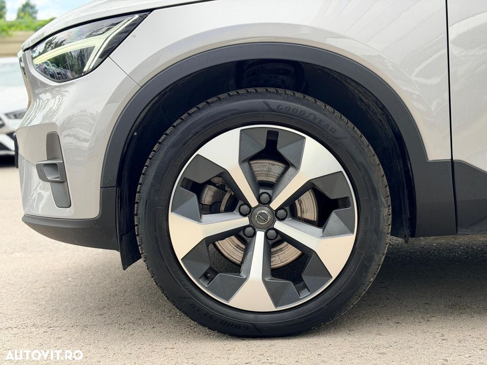 Volvo XC 40 B4 B AWD DKG Momentum Pro - 14