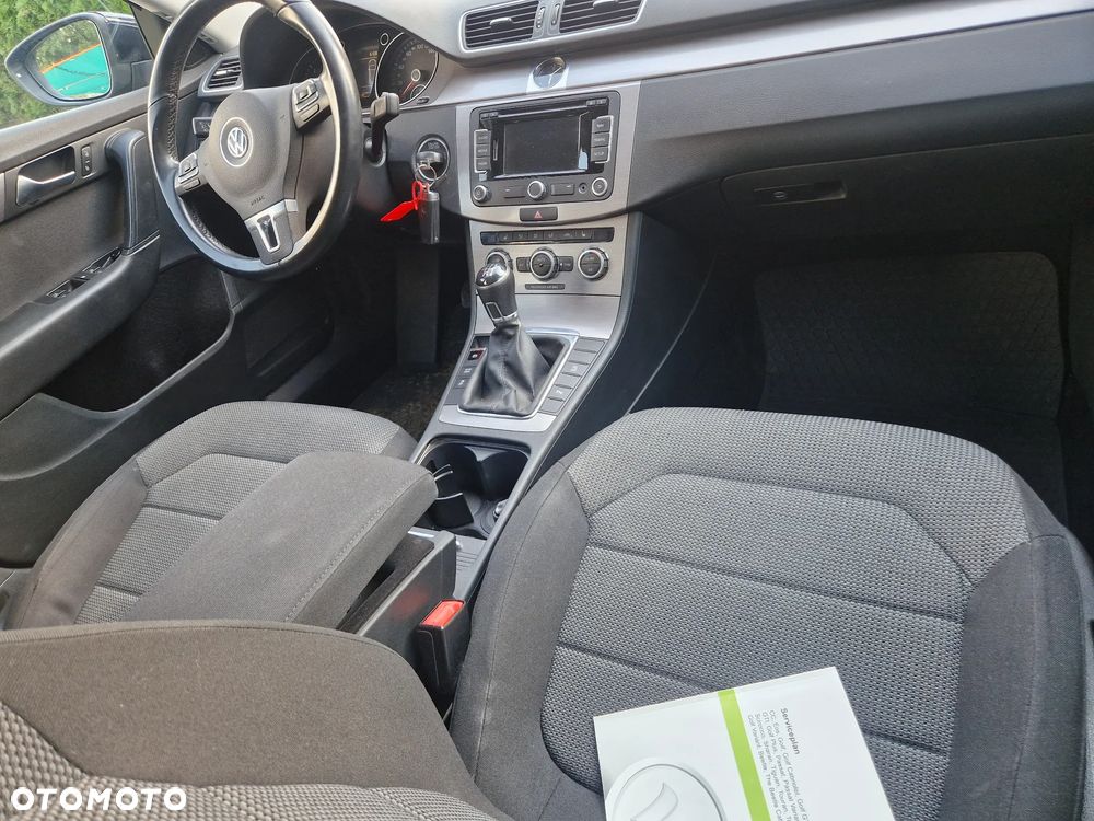 Volkswagen Passat 2.0 Blue TDI SCR Comfortline - 18